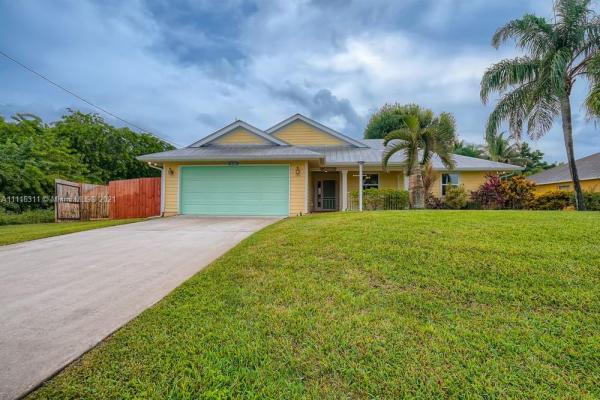 2907 SW Boxwood, Florida 34953, image 2