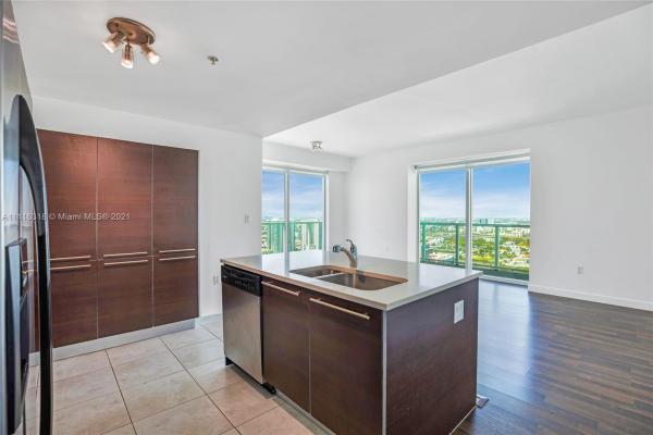 Quantum On The Bay, 1900 N Bayshore Dr #4111, Miami, Florida 33132, image 2