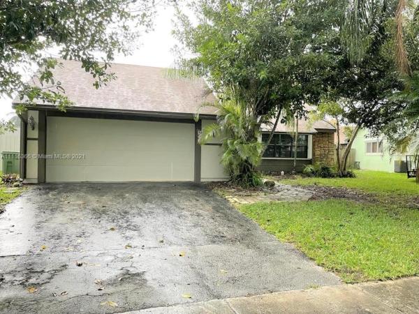 Homestead Lakes Tennessee East, 1602 N Goldeneye Ln, Homestead, Florida 33035, image 2