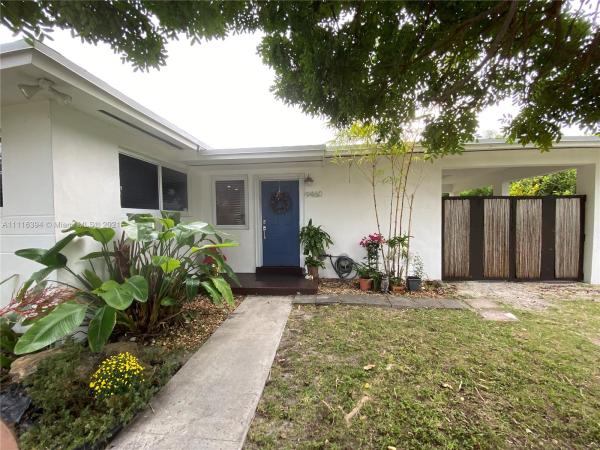 Pine Tree Manor, 9460 Toni Dr, Cutler Bay, Florida 33157, image 2