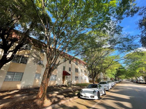 Salzedo Plaza, 1100 Salzedo St #1D, Coral Gables, Florida 33134, image 2
