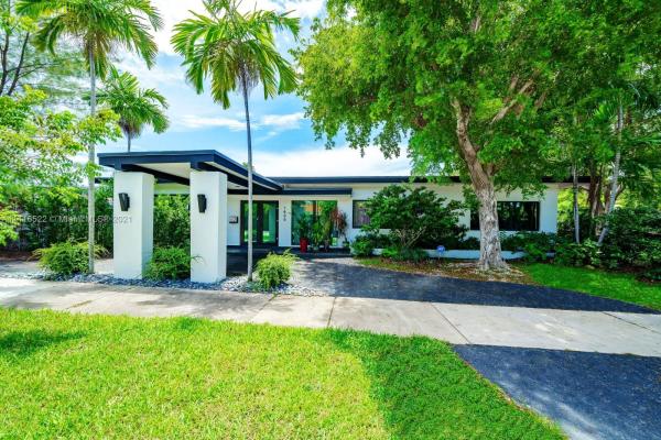 Biscayne Point, 1600 Cleveland Rd, Miami Beach, Florida 33141, image 2