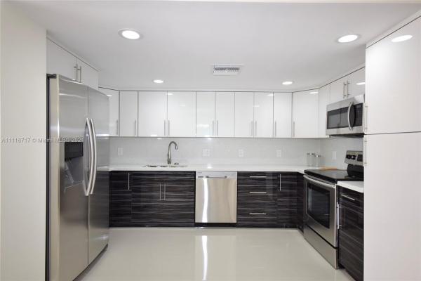 Del Prado, 18051 Biscayne Blvd #401-1, Aventura, Florida 33160, image 2