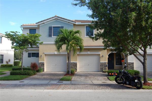 Champion Lakes, 347 NE 194th Ln #347, Ives Estates, Florida 33179, image 2