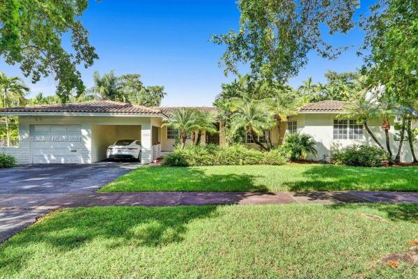 Riviera, 1515 Urbino Ave, Coral Gables, Florida 33146, image 2