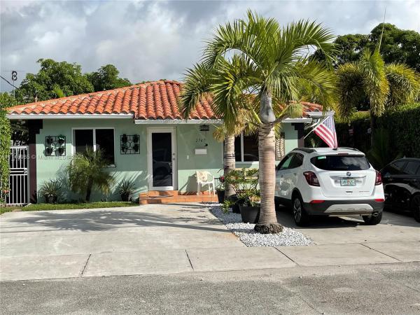 Grapeland, 2745 SW 17th St, Miami, Florida 33145, image 2