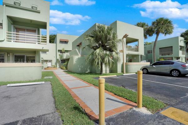 Patios West One, 11173 NW 7th St #105, Fountainebleau, Florida 33172, image 2