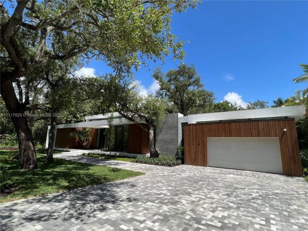 Roscommon Terrace, 9490 SW 67th Ave, Pinecrest, Florida 33156, image 2