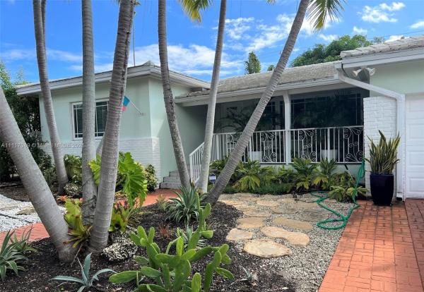 Oceanside Isle Of Normandy, 1116 Biarritz Dr, Miami Beach, Florida 33141, image 2