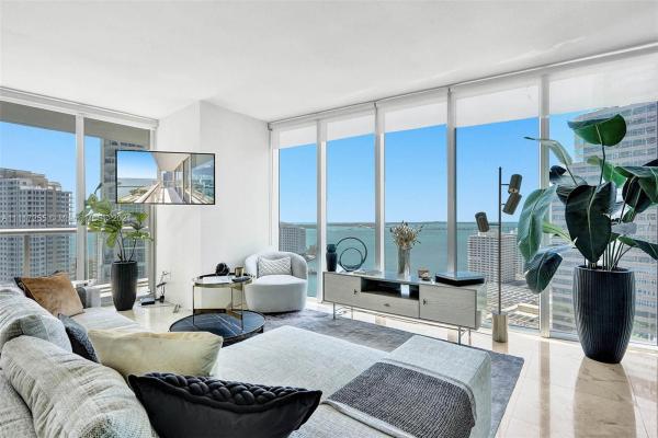 Icon Brickell Tower 3, 485 Brickell Ave #2410, Miami, Florida 33131, image 2