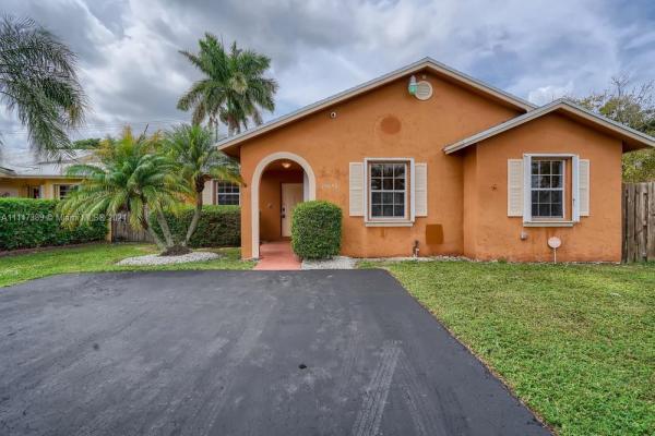 Princetonian By The Park, 24848 SW 128th, Princeton, Florida 33032, image 2