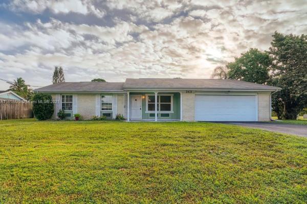 2421 SE Sherlock, Florida 34952, image 2