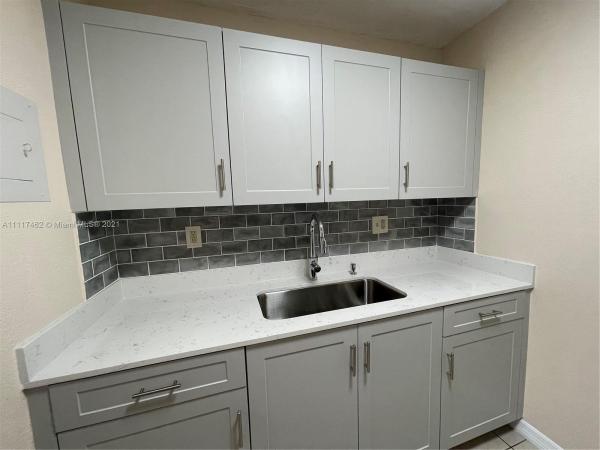 El Sol, 1655 W 44 #336, Hialeah, Florida 33012, image 1