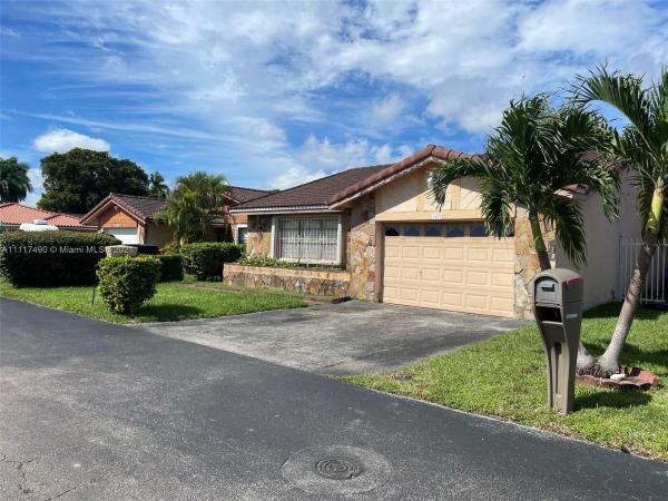 Tamiami Lakes, 1877 SW 136th Pl, Tamiami, Florida 33175, image 2