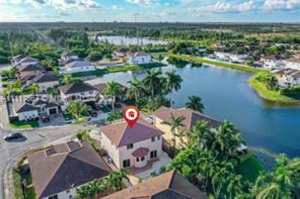 1753 SW 155th Pl, Unincorporated Dade County, Florida 33185, image 2