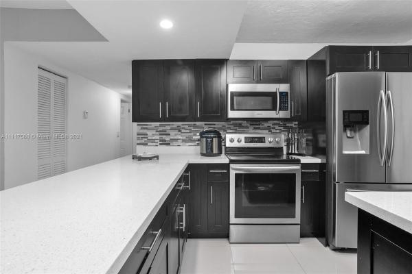 Canongate, 800 NE 195th St #113, Ives Estates, Florida 33179, image 2