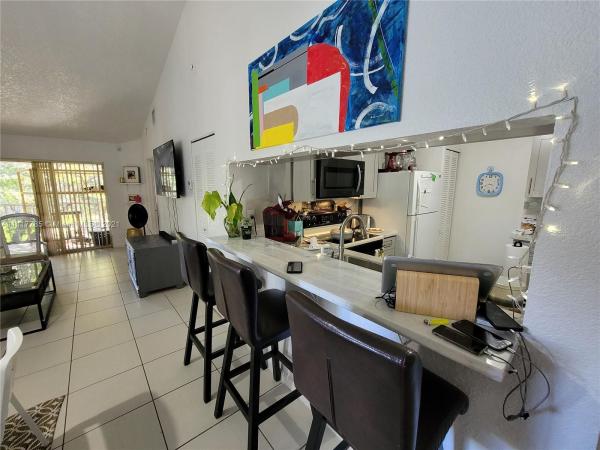 Parc Vista, 14002 SW 91st Ter #14002, The Hammocks, Florida 33186, image 2