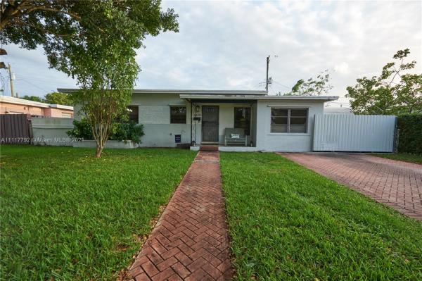 Frederick Manor, 6470 SW 17th St, West Miami, Florida 33155, image 1