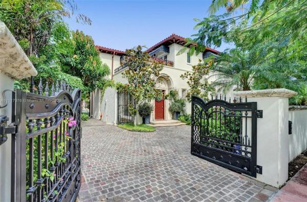 Beach View, 5852 Pine Tree Dr, Miami Beach, Florida 33140, image 2