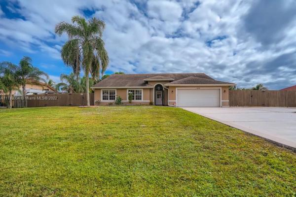 2675 SE Morningside, Florida 34952, image 2