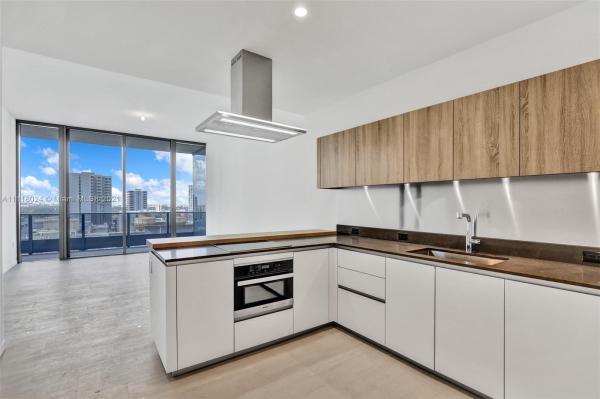 Brickell Flatiron, 1000 Brickell Plz #1804, Miami, Florida 33131, image 2