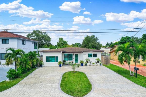 Coral Villas, 6561 SW 30th St, Coral Terrace, Florida 33155, image 2