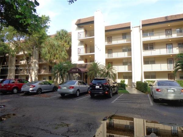 Poinciana Place Of Pine Island Ridge, 9450 Poinciana Pl #317, Davie, Florida 33324, image 2