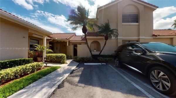 Villa Homes At The Moors, 6016 NW 170th Ln #6016, Country Club, Florida 33015, image 2