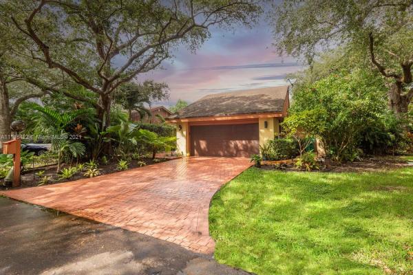 Hidden Oaks, 11821 SW 77th Ter, Kendall, Florida 33183, image 2