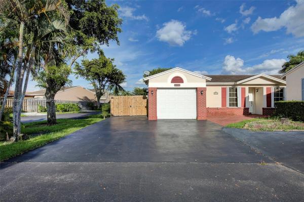 Westbrooke At Avalon, 8550 NW 193rd Ln, Hialeah, Florida 33015, image 2