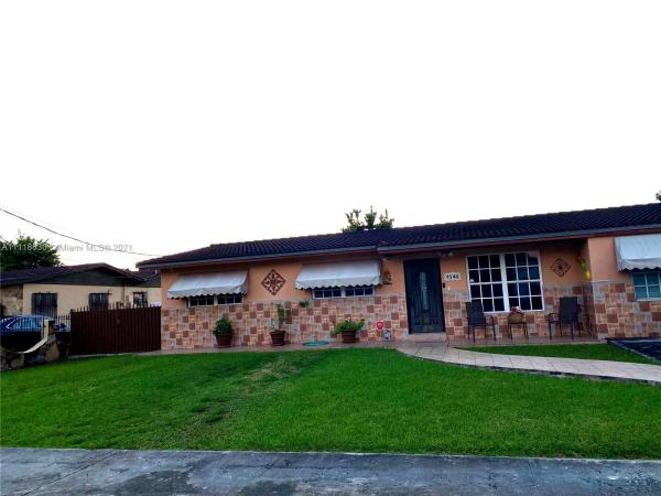 Heftler Homes, 4140 SW 103rd Ct, Westwood Lakes, Florida 33165, image 2