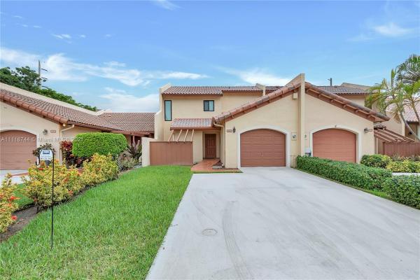 Kings Court West, 8558 SW 115th Pl, Kendall, Florida 33173, image 2