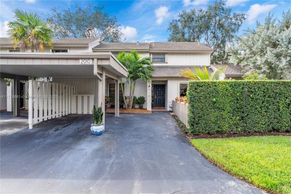 Wildwood Of Deer Creek, 2010 N Deer Creek Wildwood Ln N, Deerfield Beach, Florida 33442, image 2