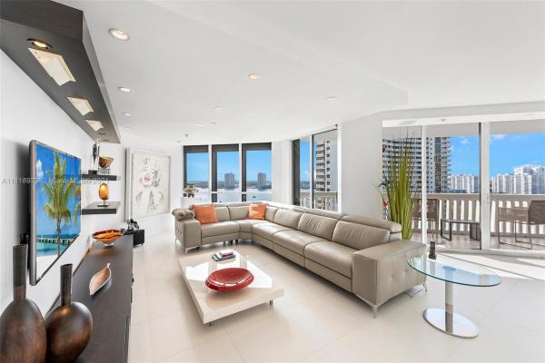 2000 Island Boulevard, 2000 Island Blvd #1606, Aventura, Florida 33160, image 2