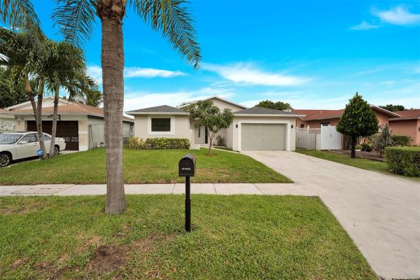 Liberia, 2513 Raleigh St, Hollywood, Florida 33020, image 2