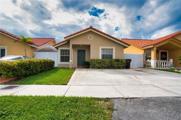 Alameda Jardins, 2538 W 74th St, Hialeah, Florida 33016, image 1