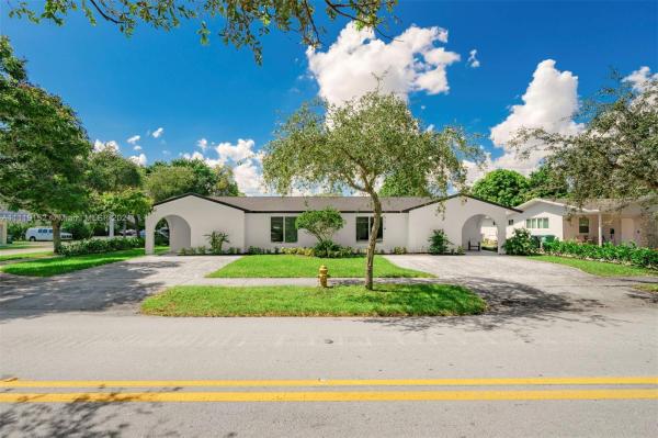 Suniland Terrace Patio Homes, 11690 SW 81st Rd, Pinecrest, Florida 33156, image 2