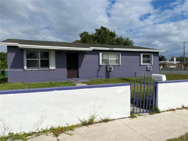 Mark Alan Manor, 2201 NW 179th St, Miami Gardens, Florida 33056, image 2
