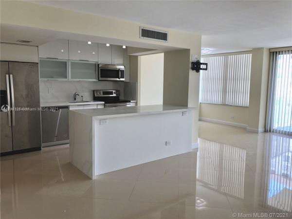 Winston Towers 400, 231 174th St #1506, Sunny Isles Beach, Florida 33160, image 2