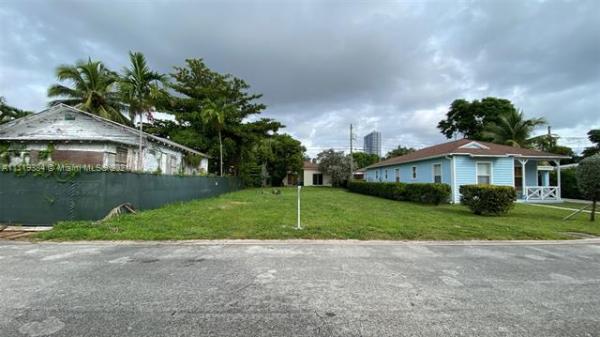 Mac Farlane Homestead, 113-115 Florida Ave, Coral Gables, Florida 33133, image 2