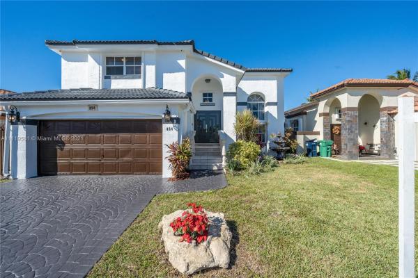Shoma Homes At Tamiami, 854 NW 132nd Ct, Tamiami, Florida 33182, image 2
