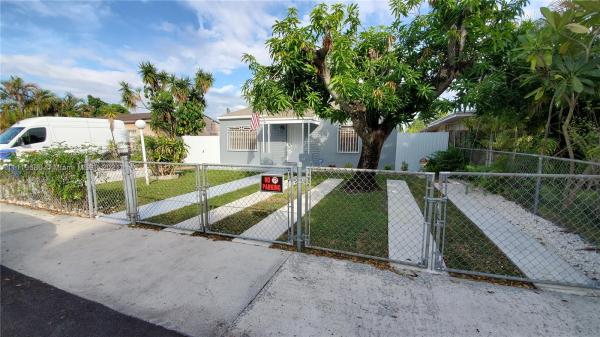 Douglas Commercial Center, 761 NW 35th Ct, Miami, Florida 33125, image 1