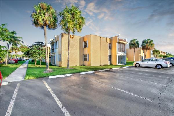 South Winds, 9311 SW 4th St #220B, Fountainebleau, Florida 33174, image 2