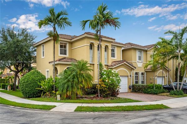 Kendall Breeze, 12299 SW 123rd Ter #12299, Three Lakes, Florida 33186, image 2