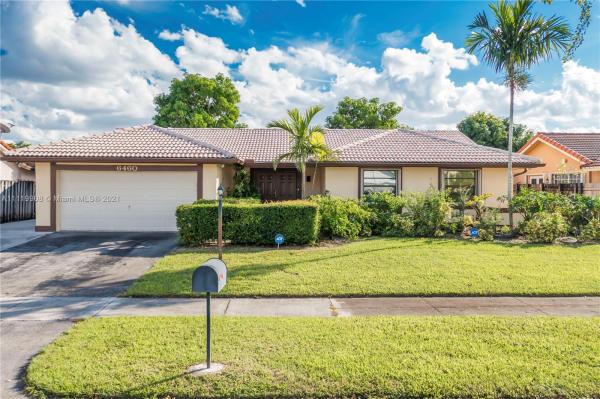 Country Lake Manors, 6460 NW 201st Ter, Country Club, Florida 33015, image 2