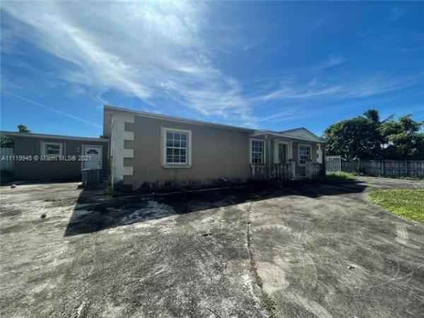 21st Century Homes, 15410 SW 306th St, Leisure City, Florida 33033, image 2