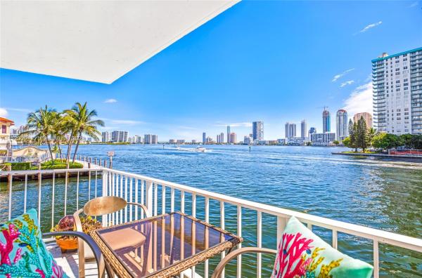 Eden Point, 4000 NE 170 St #203, North Miami Beach, Florida 33160, image 1