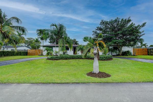 Whispering Pines Estates, 8720 SW 185th Ter, Cutler Bay, Florida 33157, image 2