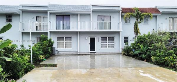 Karlan Townhouses, 11223 SW 33rd Cir Pl, University Park, Florida 33165, image 1