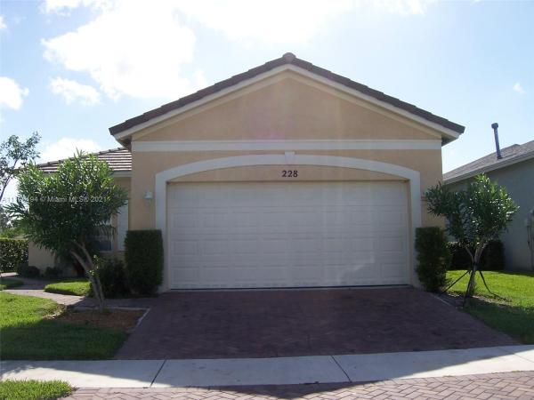 228 SW Manatee Springs Way, Florida 34986, image 2
